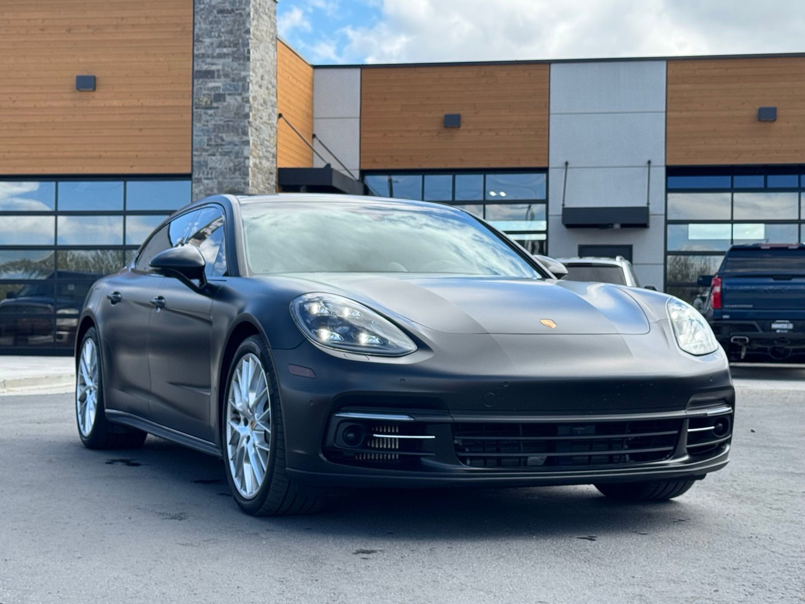 2018 Porsche Panamera 4S's photo