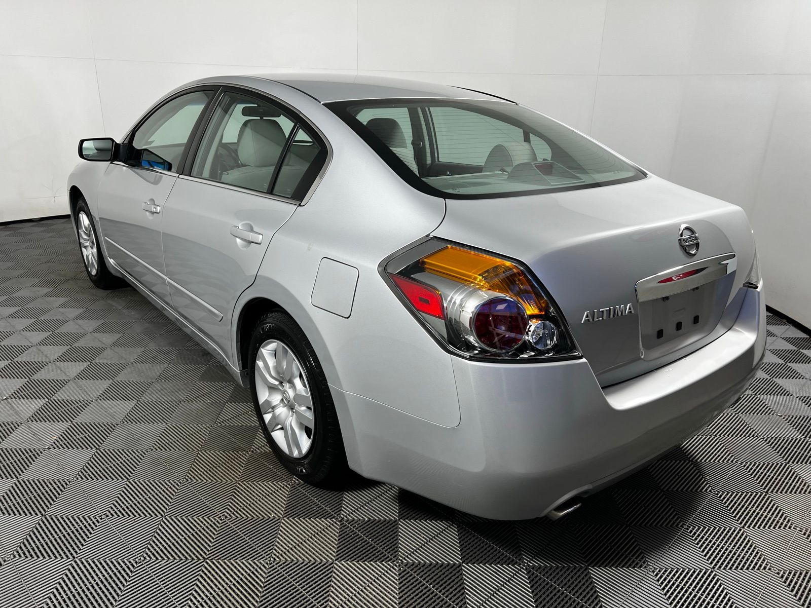 Thumbnail: 2011 Nissan Altima - 7