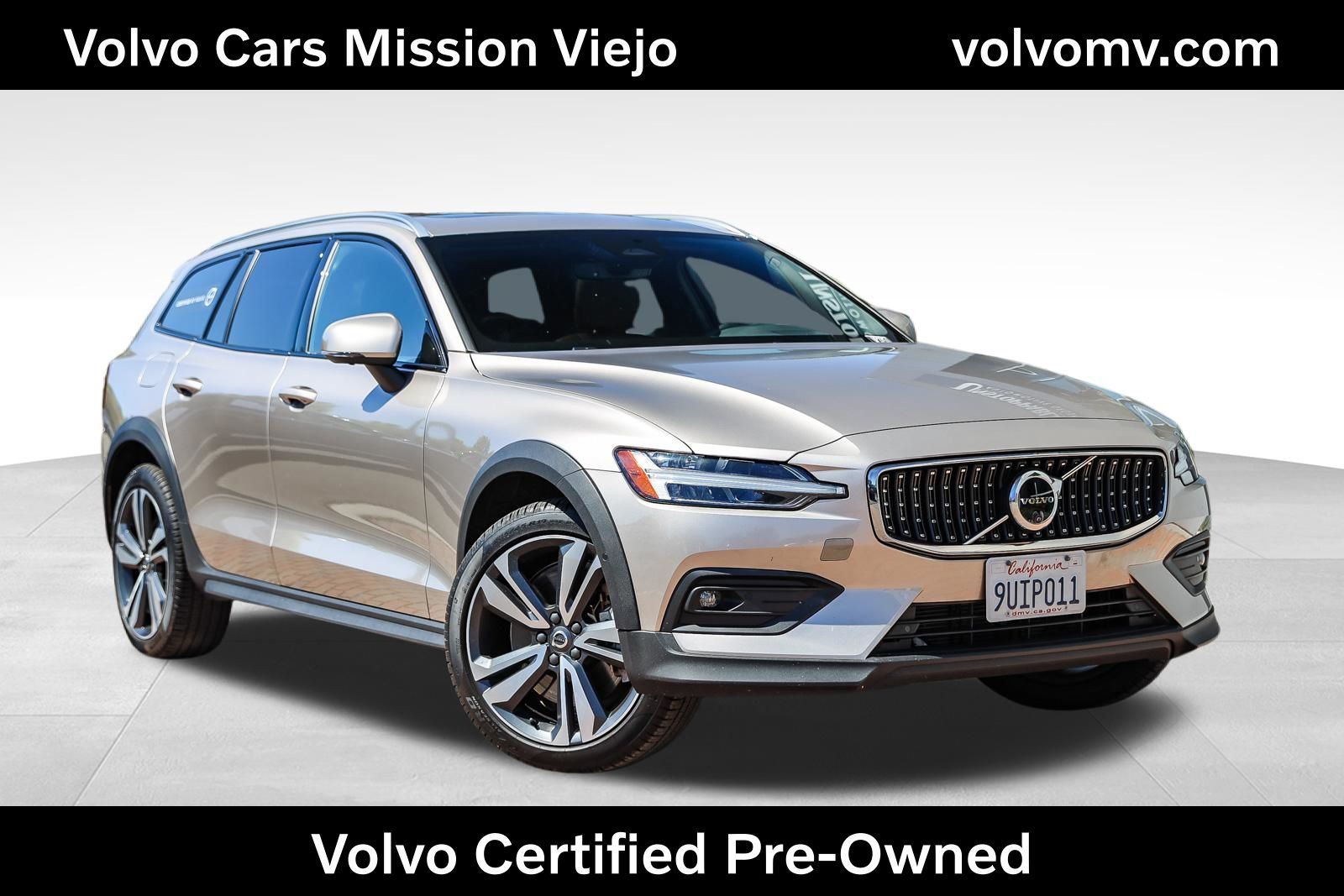 2025 Volvo V60 Cross Country B5 Plus