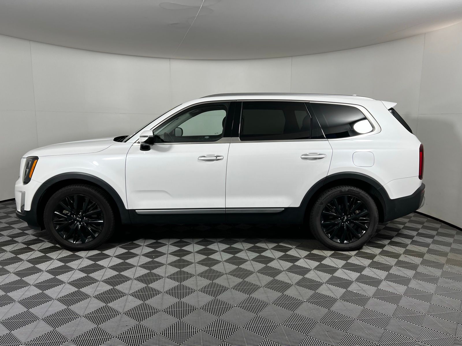 Thumbnail: 2020 Kia Telluride - 8