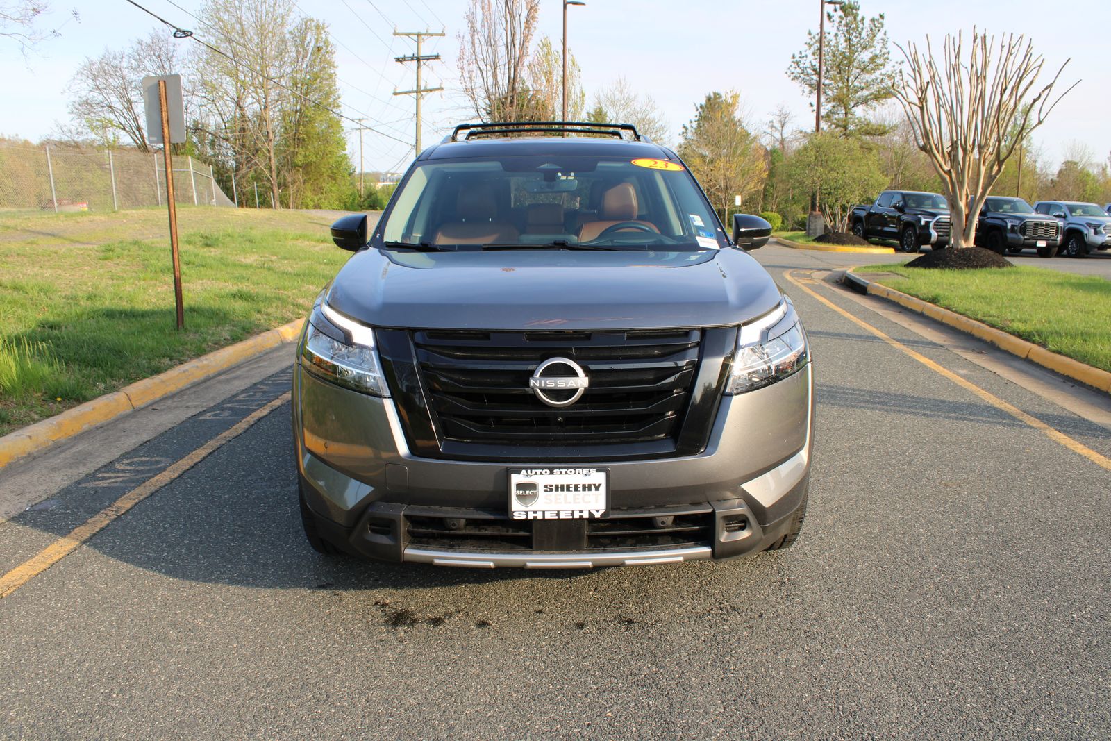 View vehicle photo 2