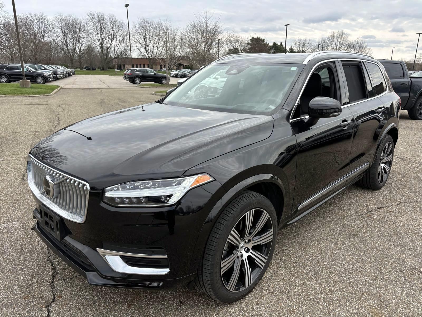 Onyx Black Metallic 2023 Volvo XC90 B6 Ultimate Bright Theme 7-Passenger AWD SUV / Crossover All-Wheel Drive Automatic