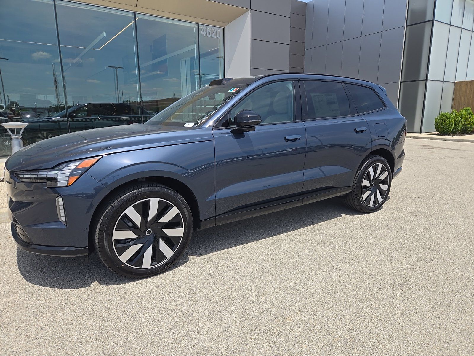 Denim Blue Metallic 2025 Volvo EX90 SUV / Crossover All-Wheel Drive 1-Speed Automatic