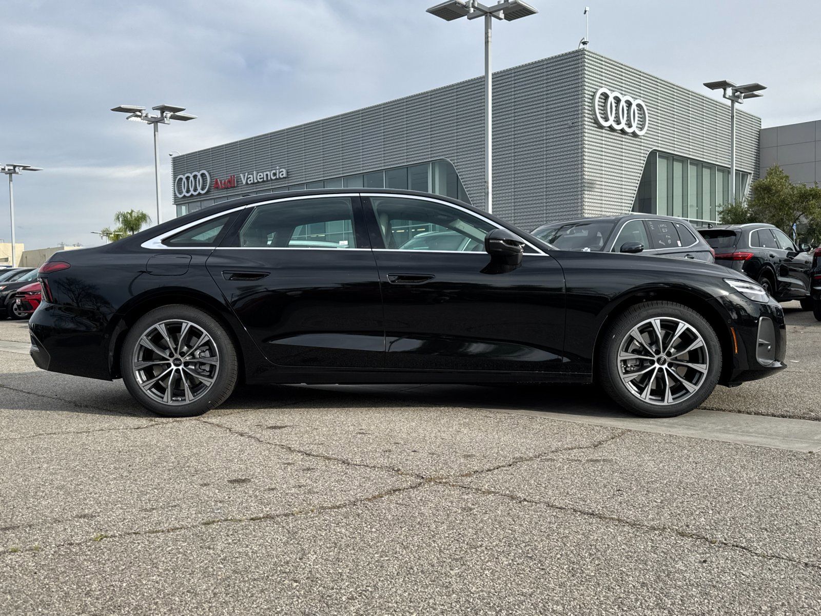 View vehicle photo 3