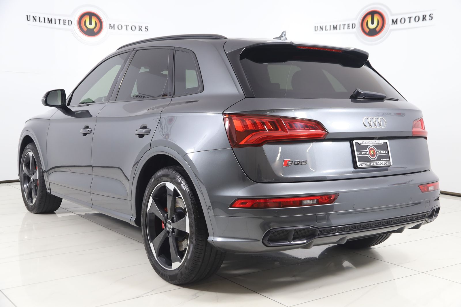 View vehicle photo 4