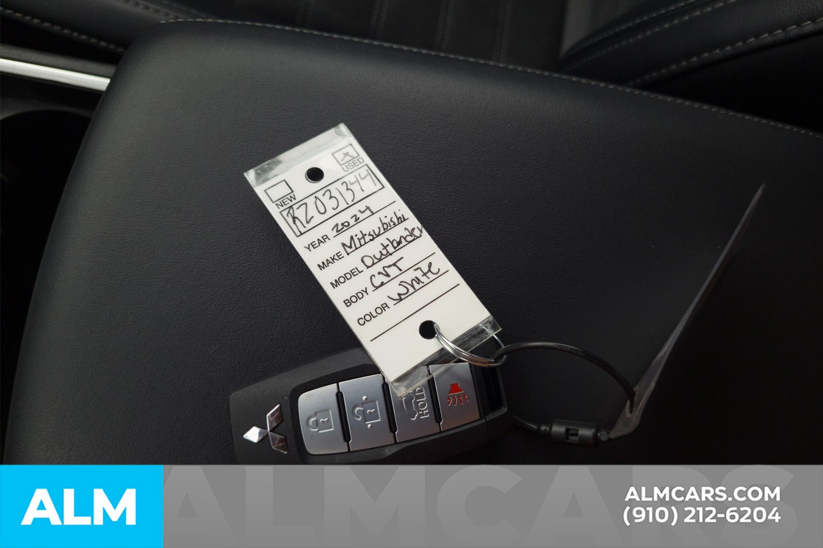 Used 2024 White Diamond Mitsubishi SE image 18