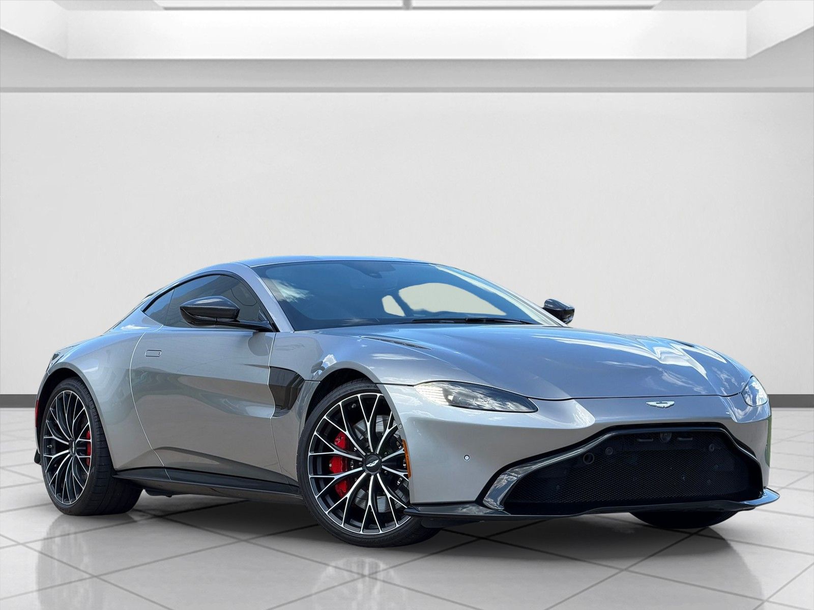 2023 Aston Martin Vantage's photo