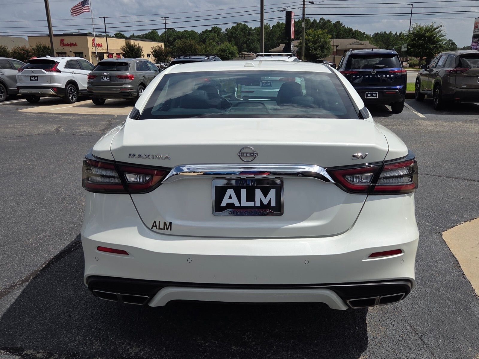 Used 2023 White Nissan SV image 11
