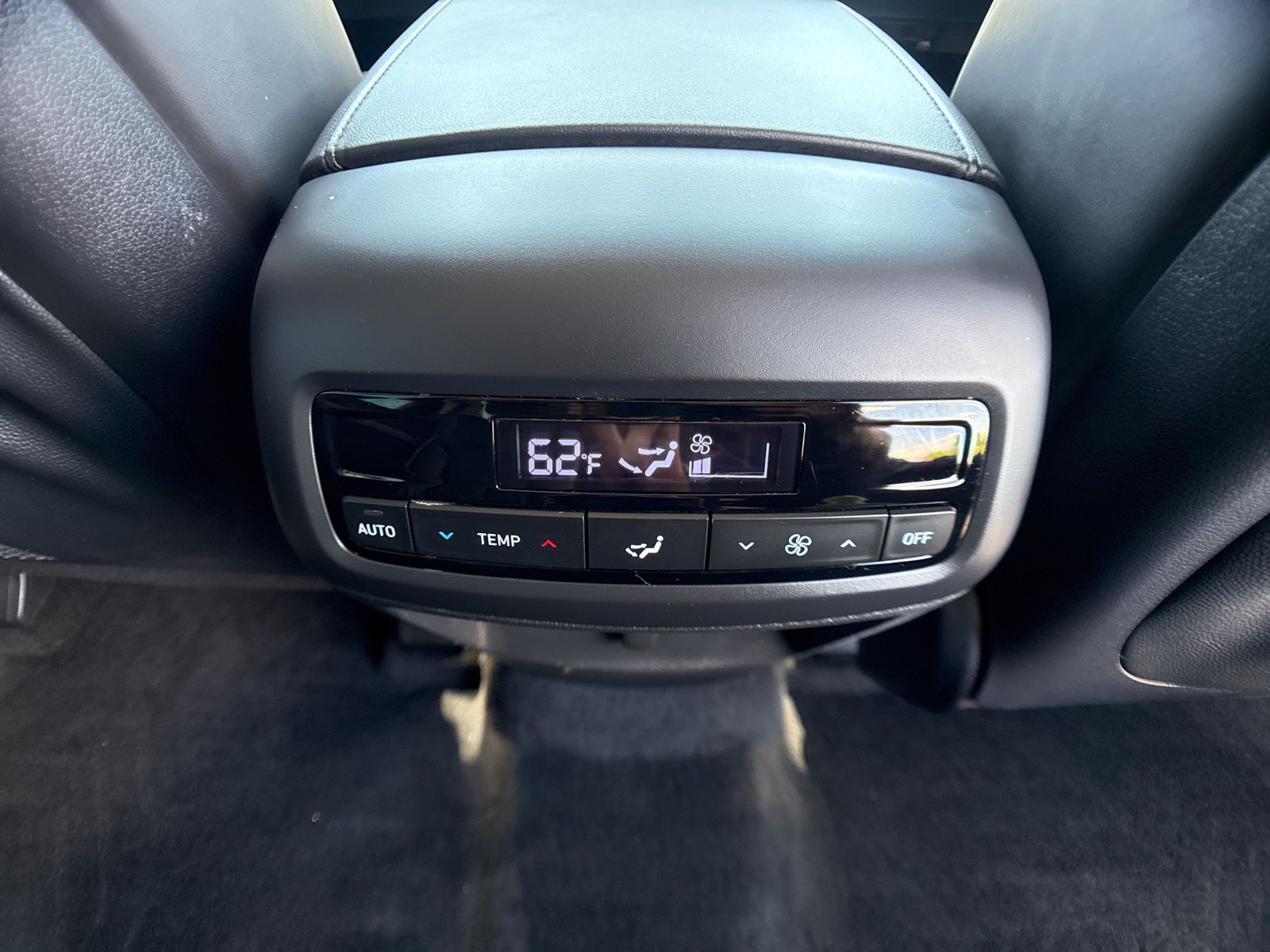 Used 2023 White Hyundai SEL image 22