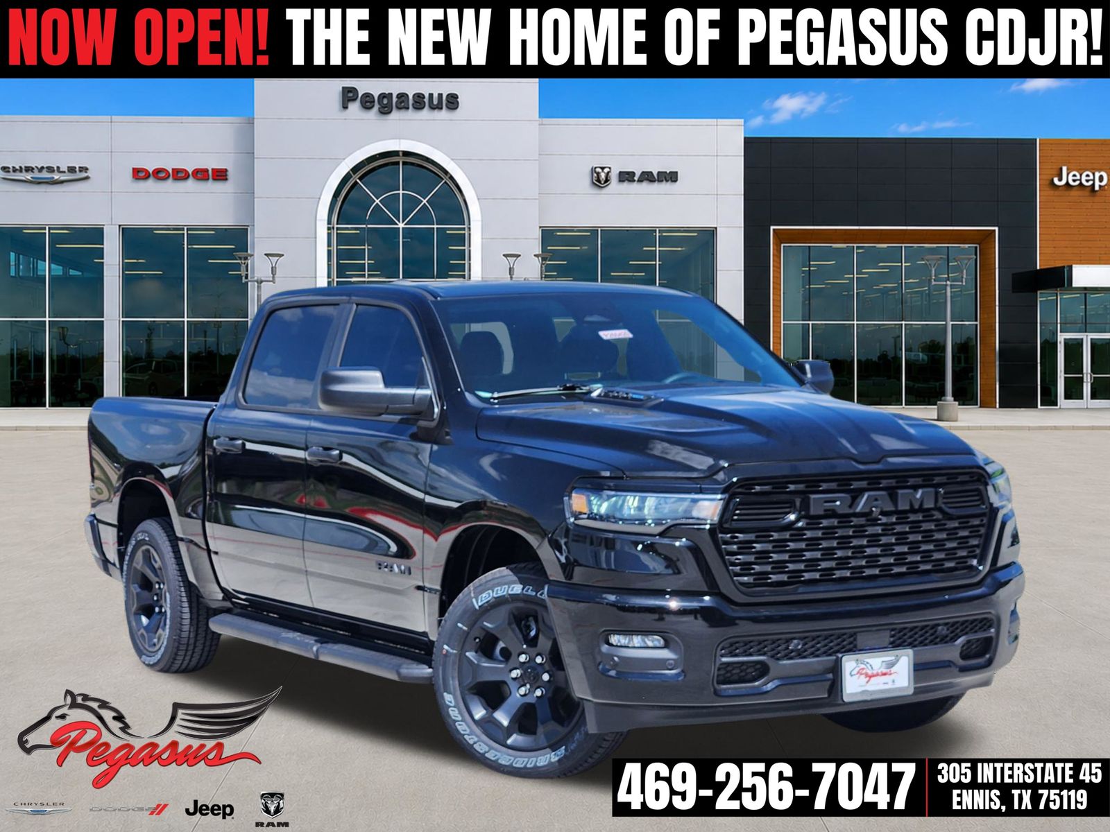 Diamond Black Crystal Pearlcoat 2026 RAM 1500 Pickup Truck Four-Wheel Drive 8-Speed Automatic