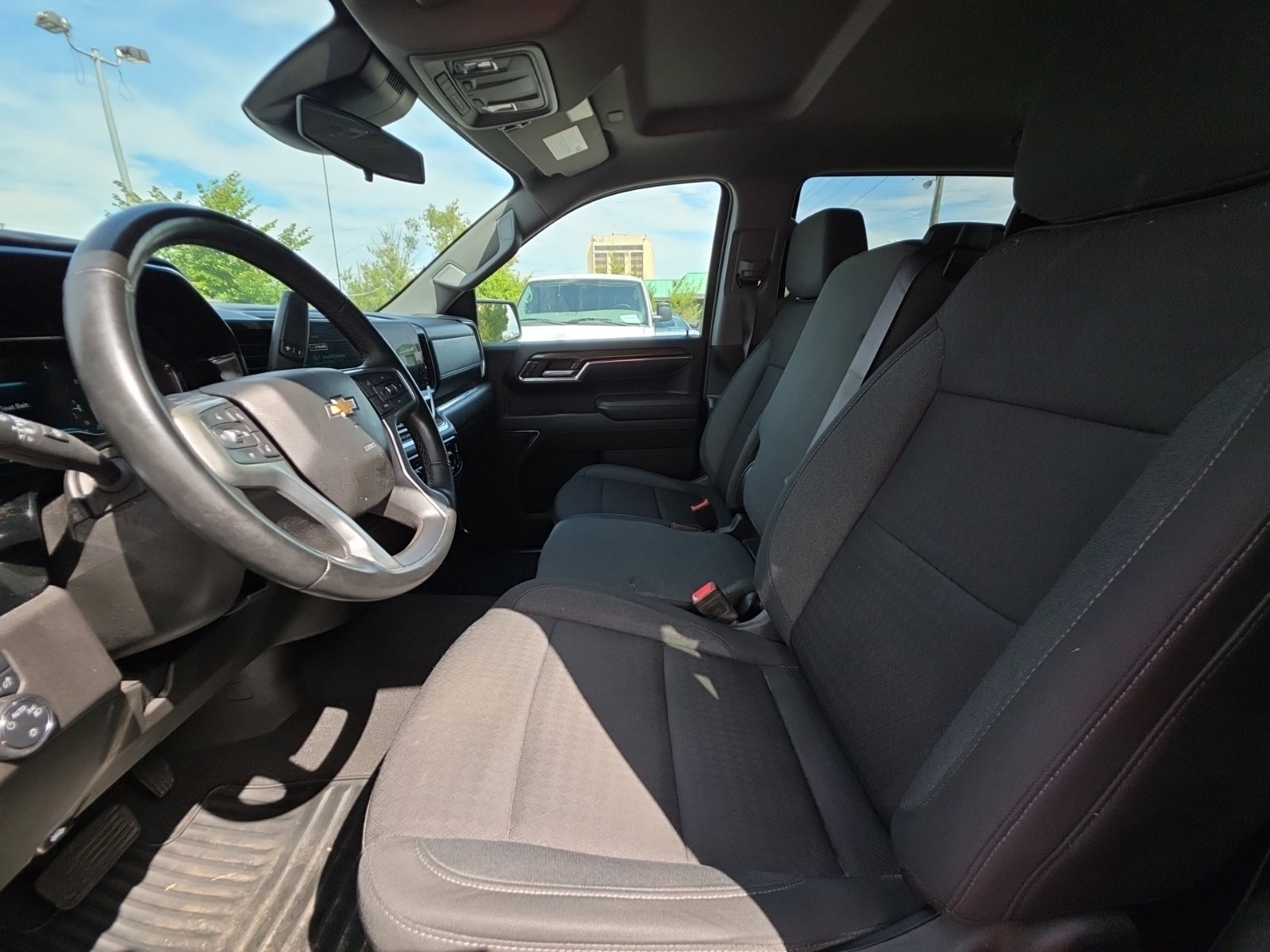 Used 2023 White Chevrolet LT image 32