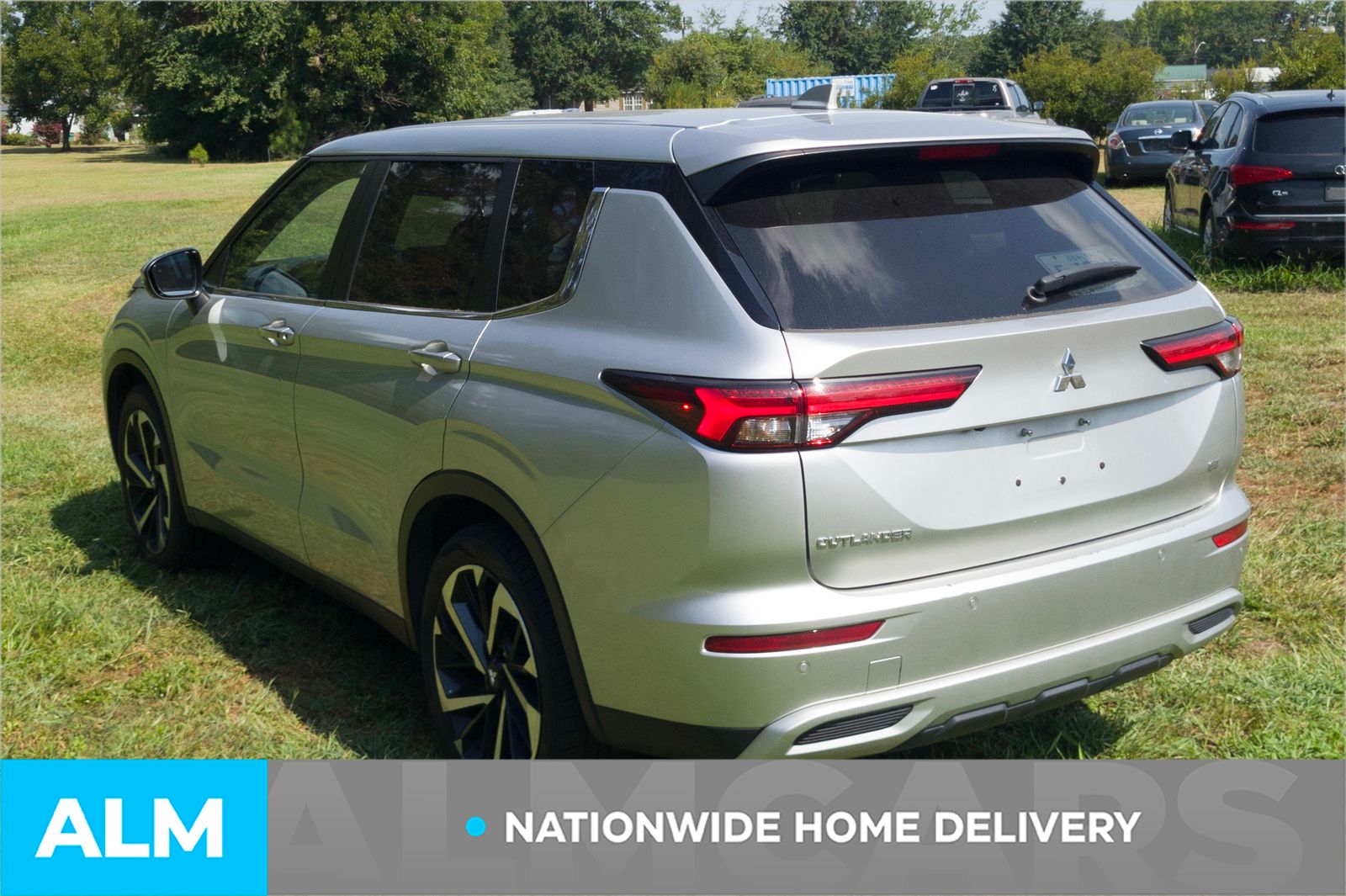 Used 2024 Alloy Silver Metallic Mitsubishi SE image 4