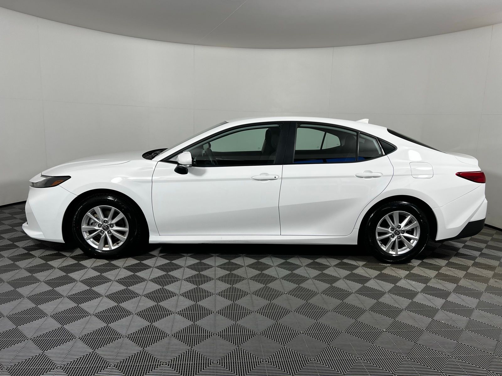 Thumbnail: 2025 Toyota Camry - 8