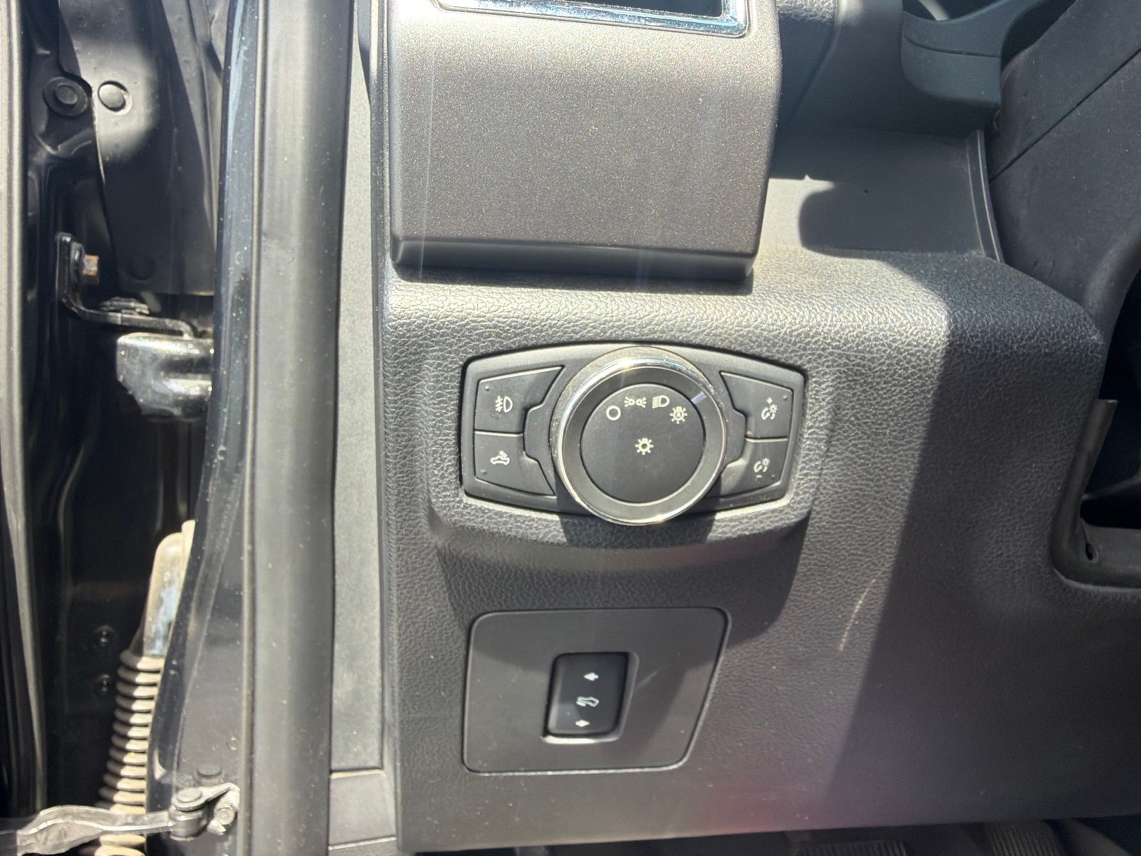 Used 2015 Tuxedo Black Metallic Ford XLT image 24