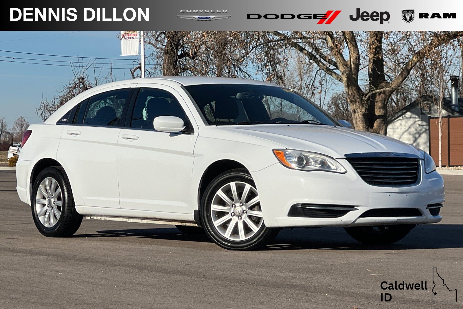 2013 Chrysler 200 Touring Sedan FWD