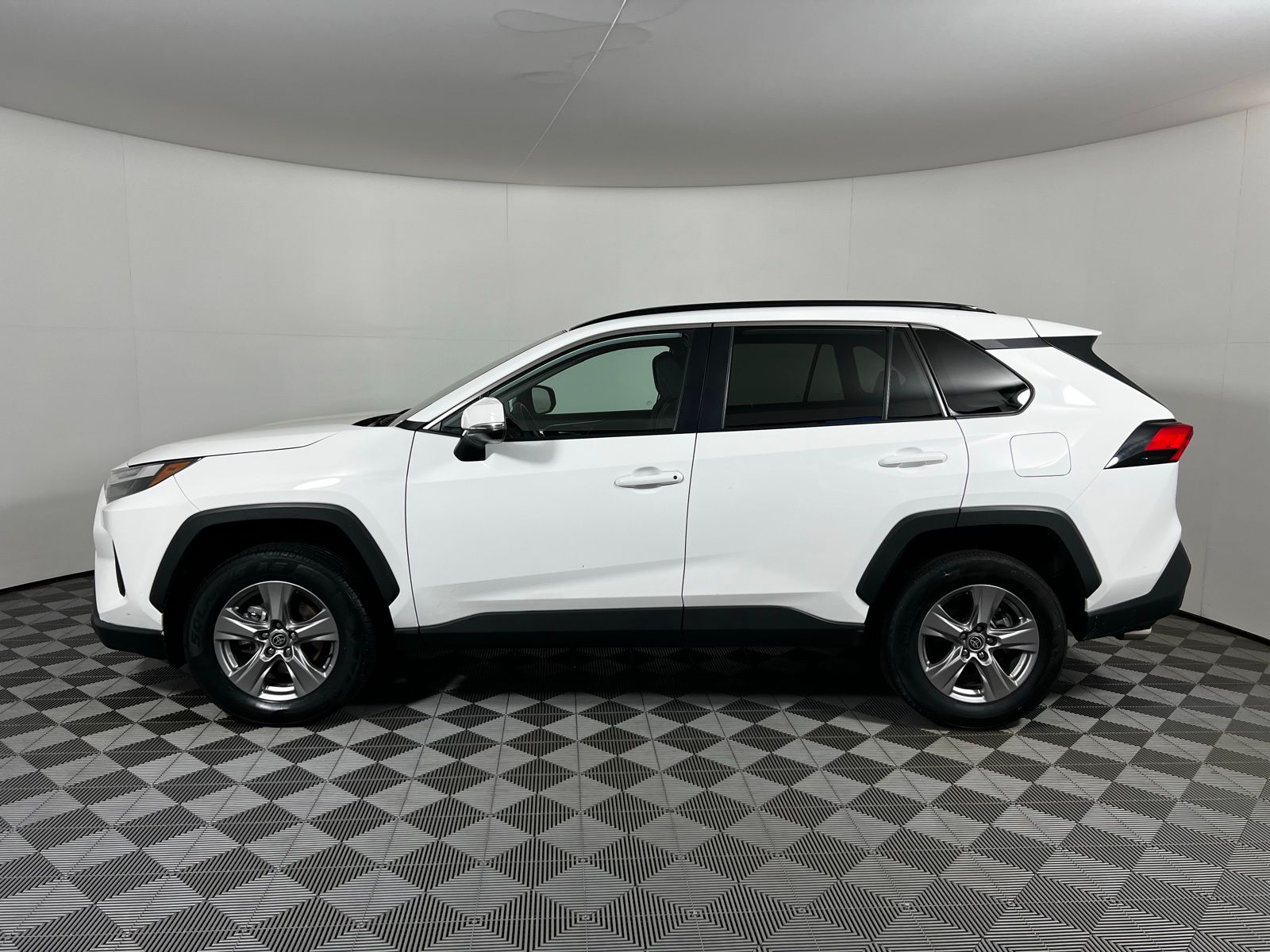 Thumbnail: 2024 Toyota RAV4 - 8