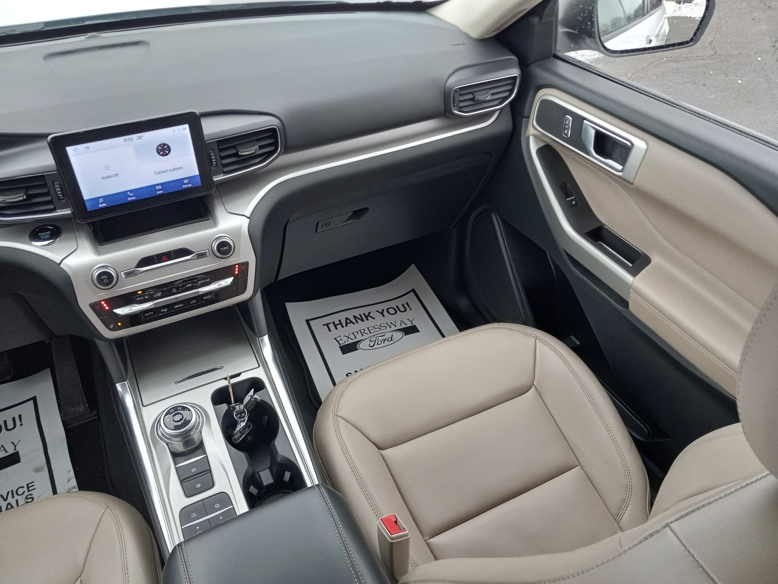 2024 Ford Explorer image 18