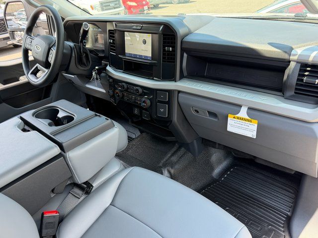 New 2026 Oxford White Ford XL image 9