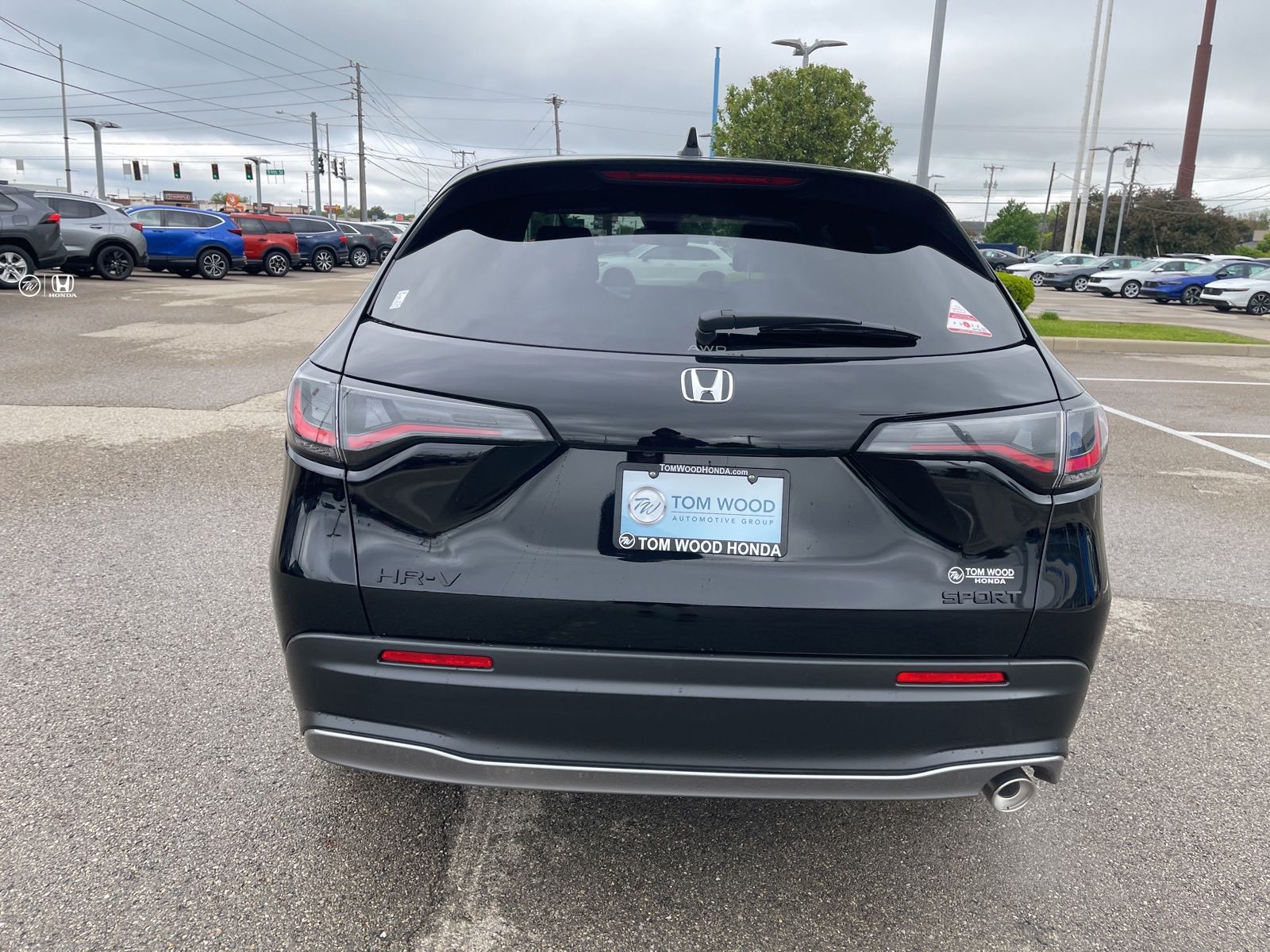 View vehicle photo 4