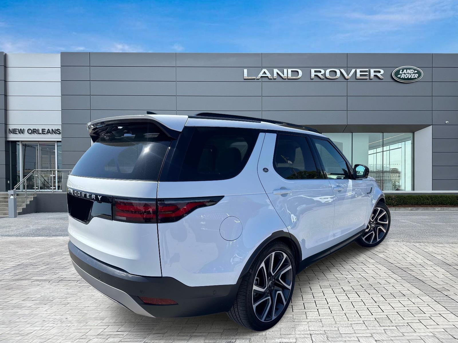 View vehicle photo 6