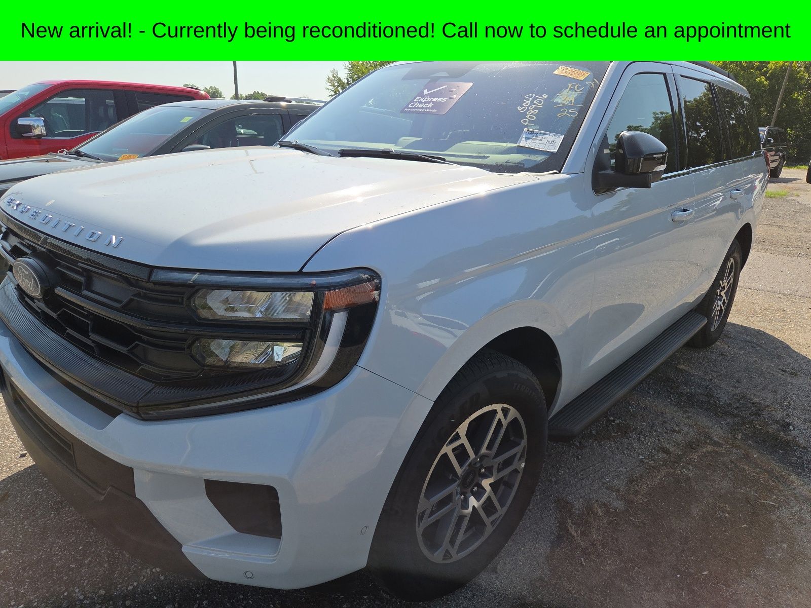 Silver Metallic 2025 Ford Expedition SUV / Crossover 4X2 Automatic