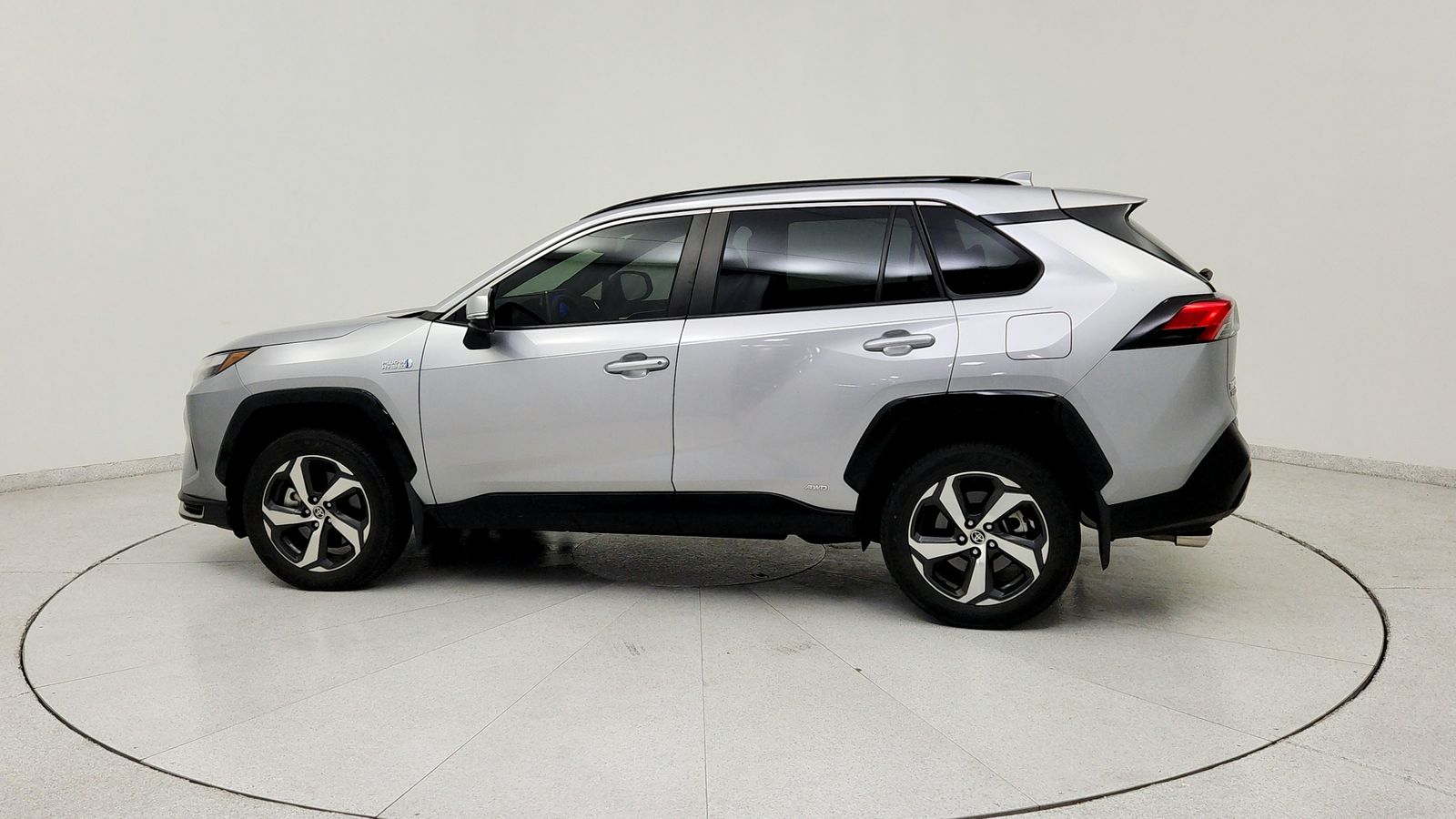 Used 2023 Silver Toyota SE image 4