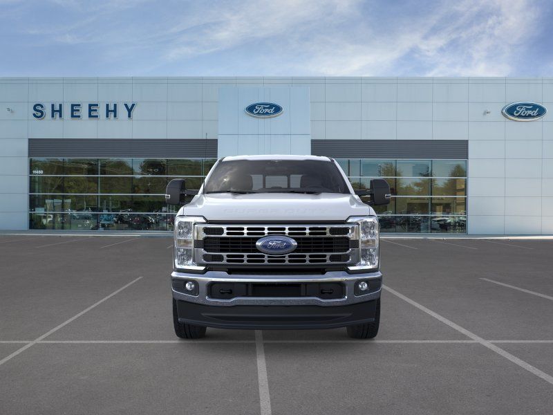 New 2026 Oxford White Ford XLT image 2