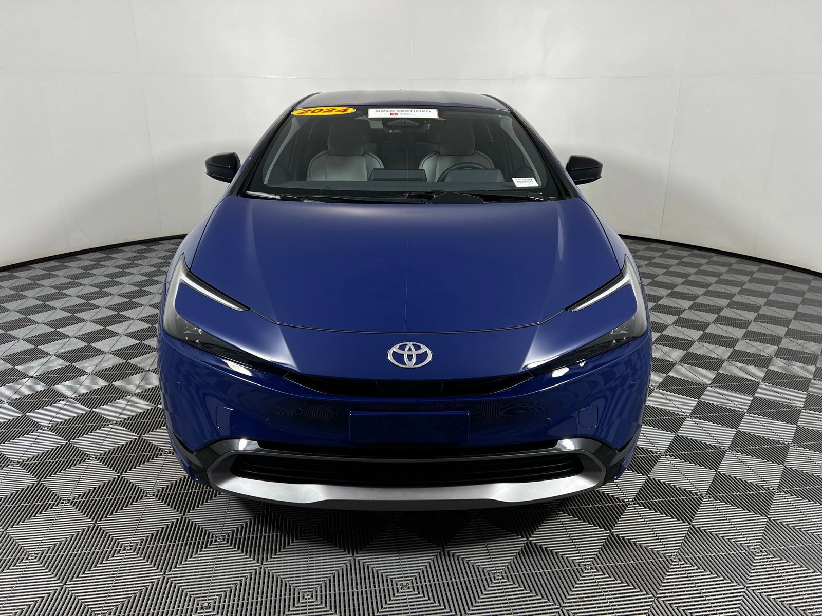 2024 Toyota Prius XLE 2