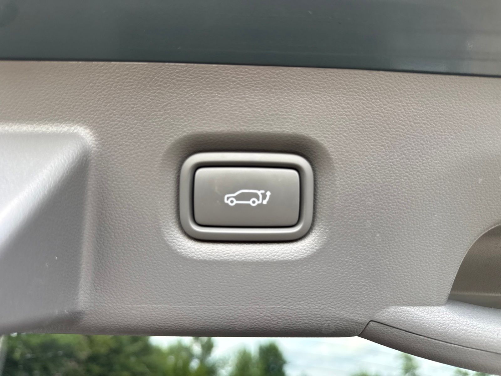 Used 2024 Green Hyundai SEL image 29