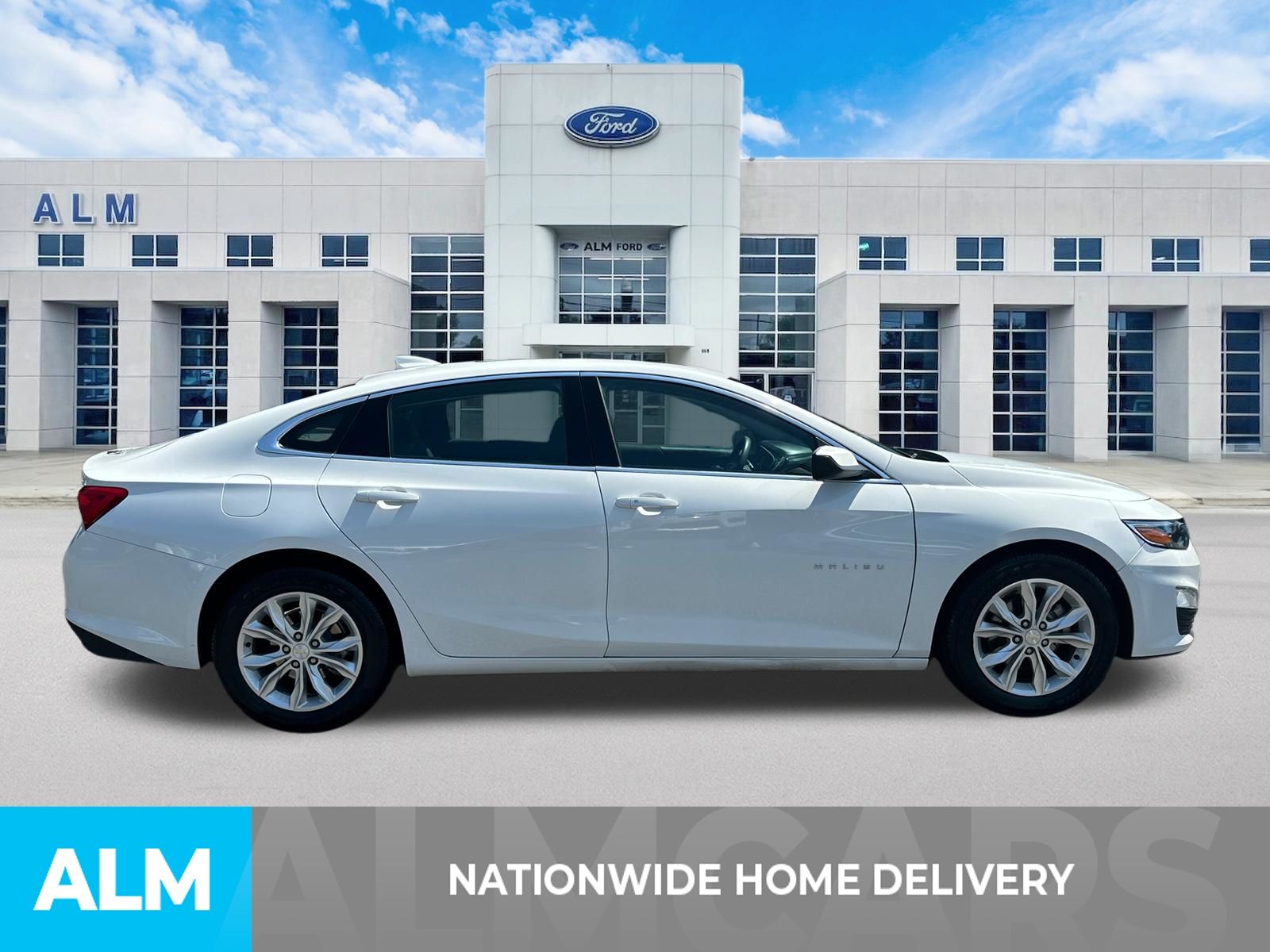 Used 2024 White Chevrolet LT image 4
