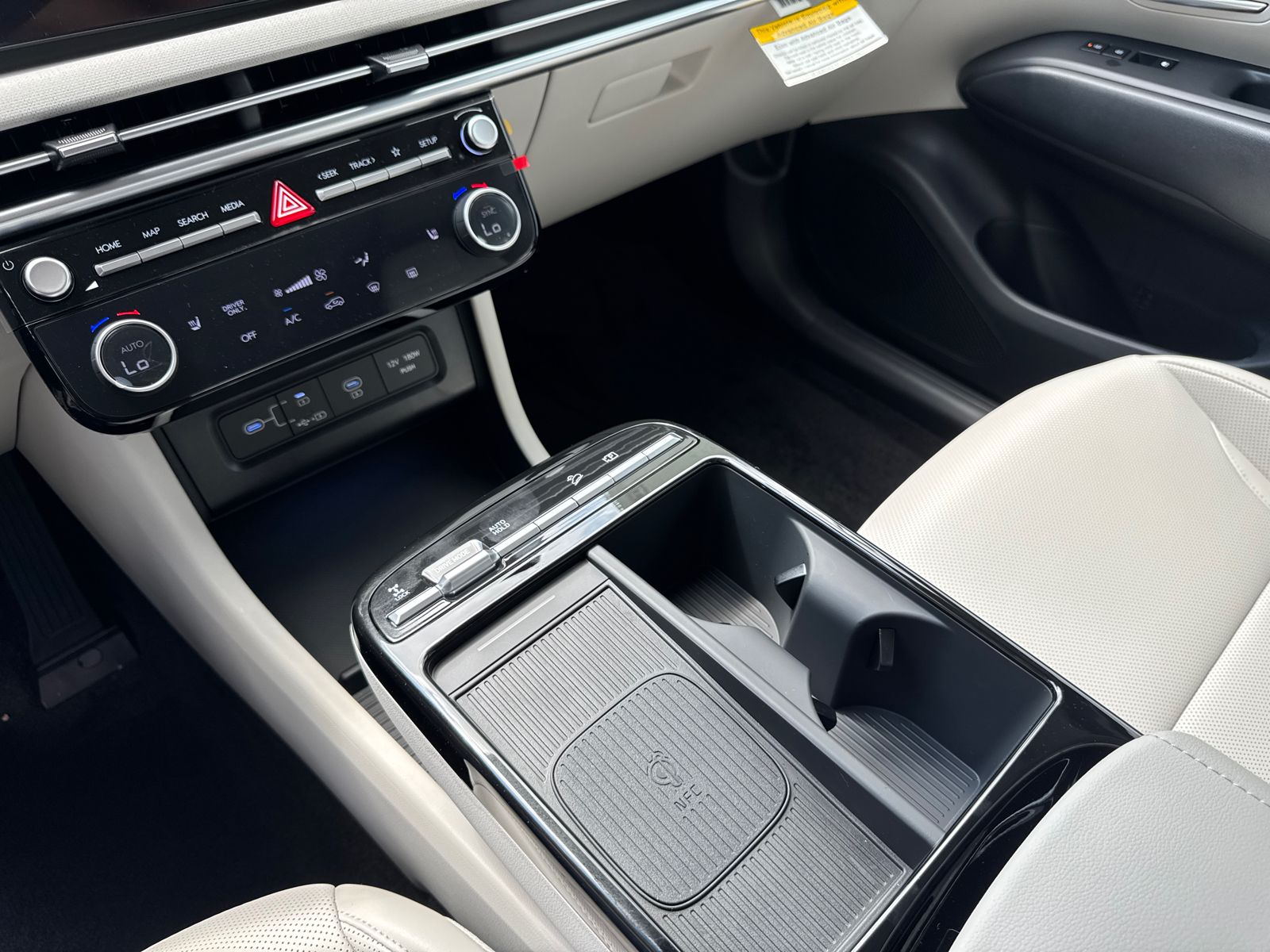 2025 Hyundai Tucson Hybrid SEL Convenience photo 28