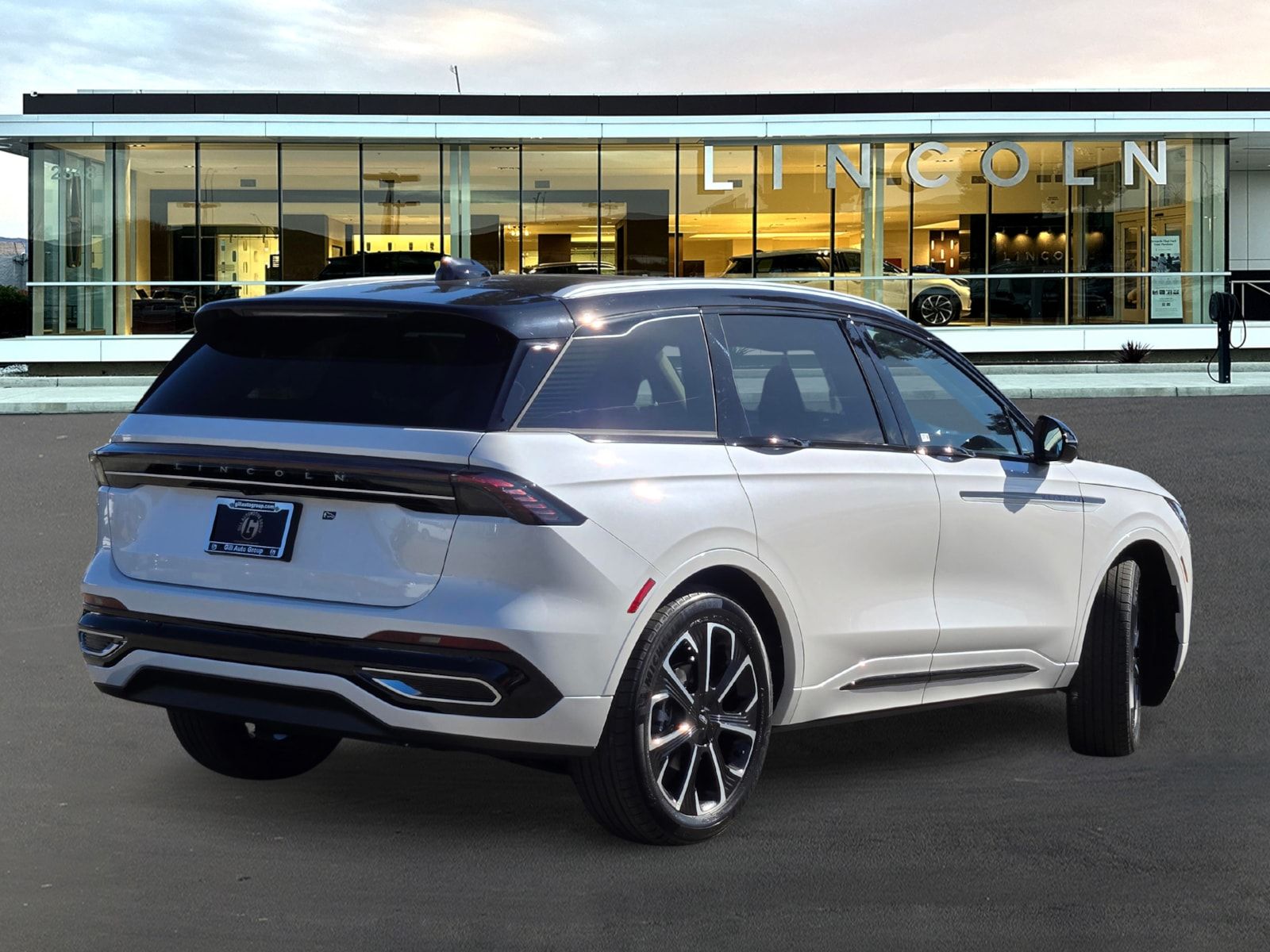 New 2026 White Lincoln Reserve image 4