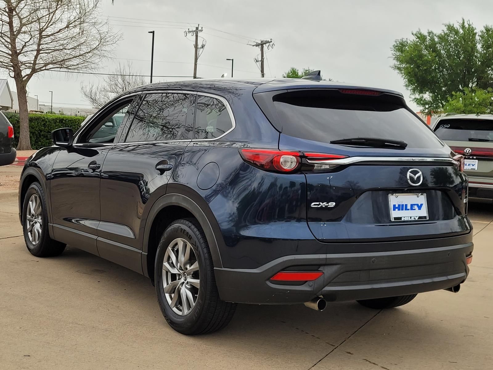 View vehicle photo 5