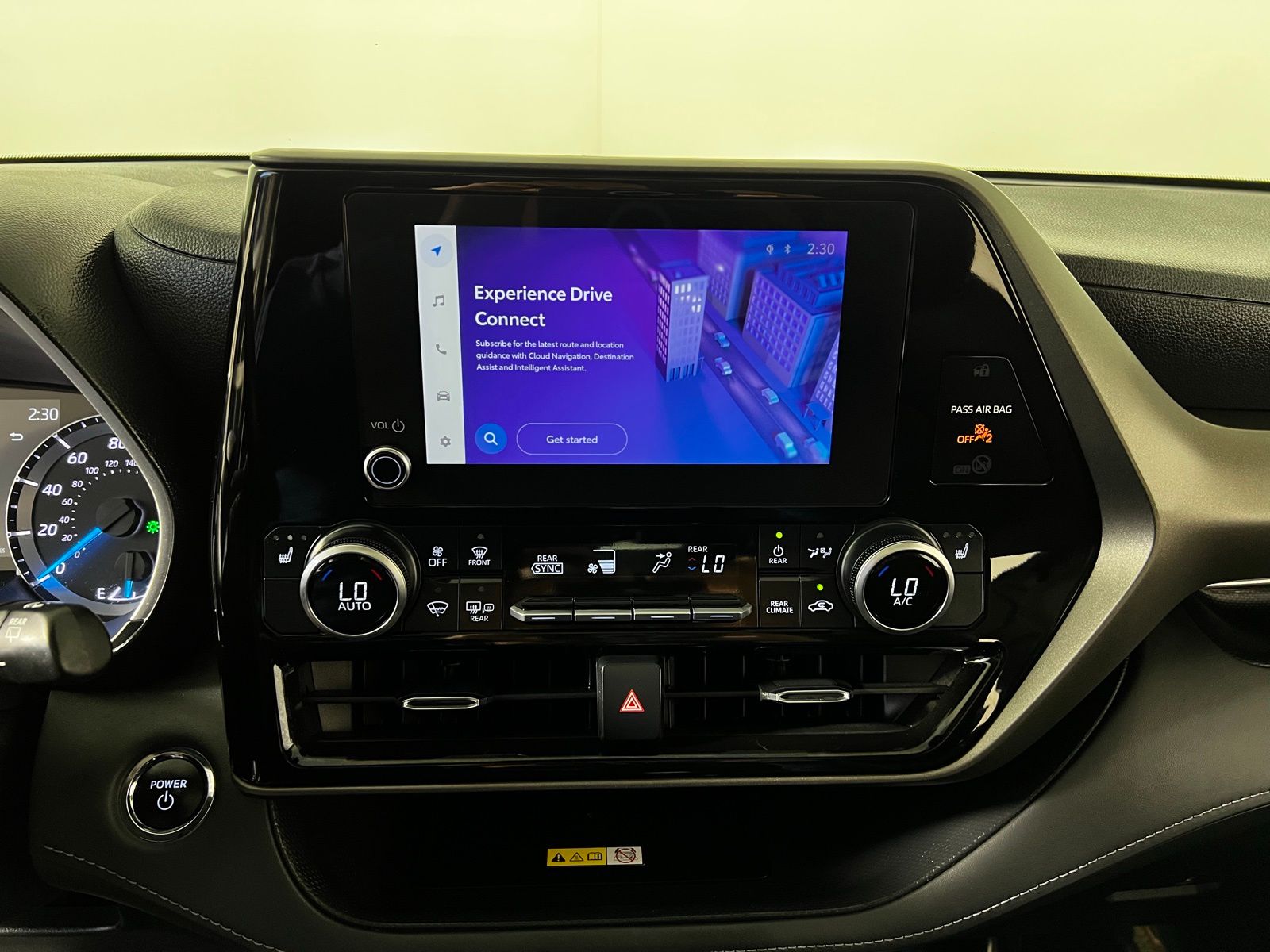 Thumbnail: 2023 Toyota Highlander - 17