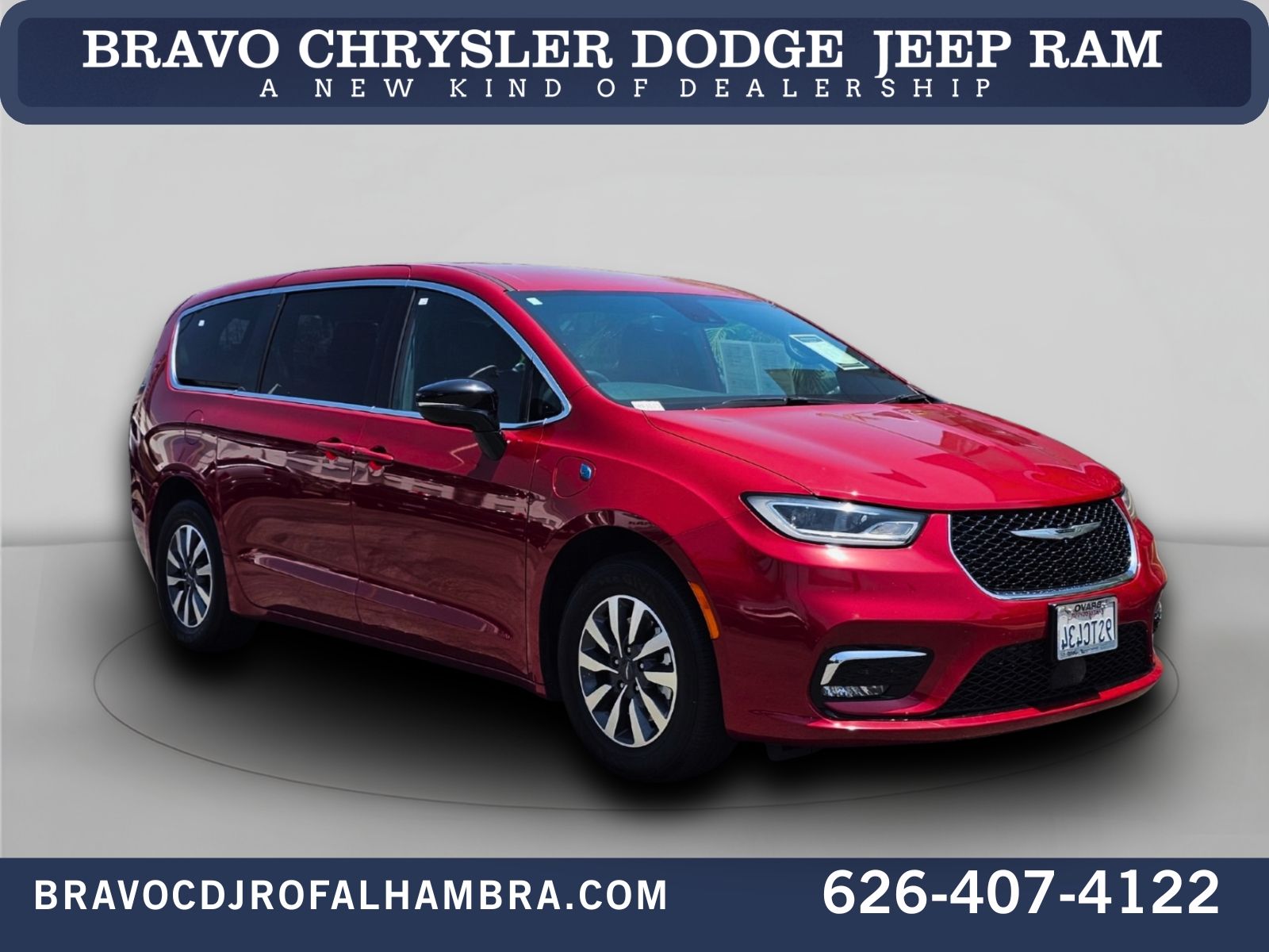 Red Hot Pearlcoat 2025 Chrysler Pacifica Hybrid Minivan Front-Wheel Drive Continuously Variable Transmission