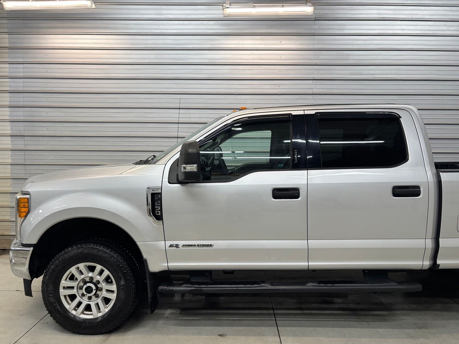 2017 Ford F-250 Super Duty XLT - Image 3