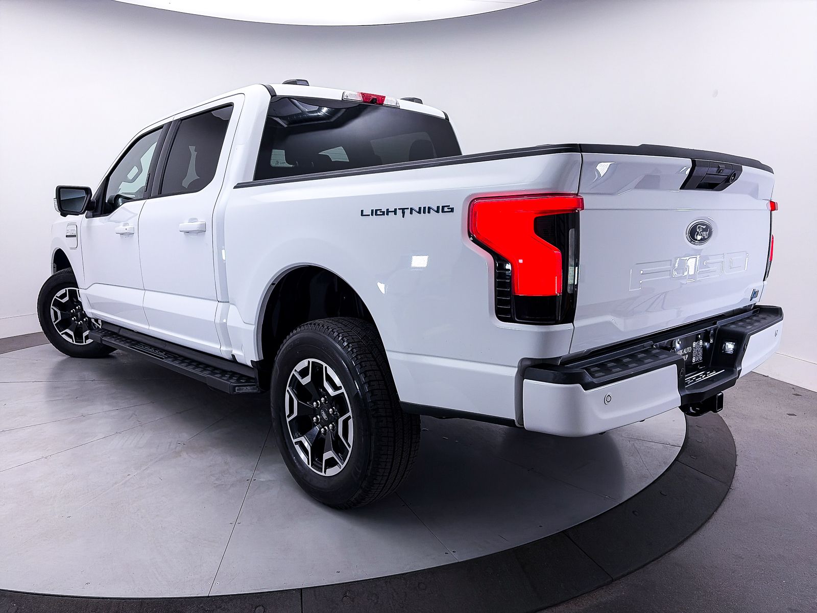 Used 2022 Ford F-150 Lightning XLT with VIN 1FTVW1EL0NWG08411 for sale in Scottsdale, AZ