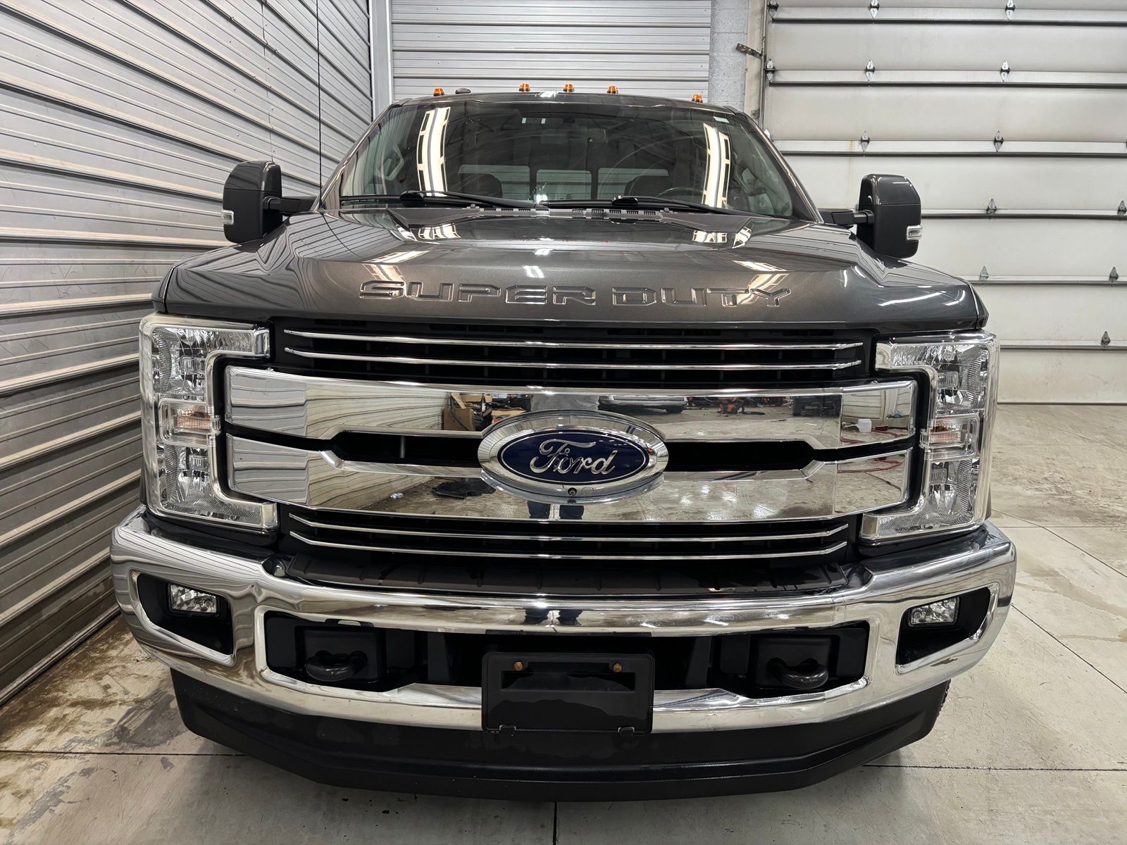 2018 Ford F-250 Super Duty Lariat - Image 2