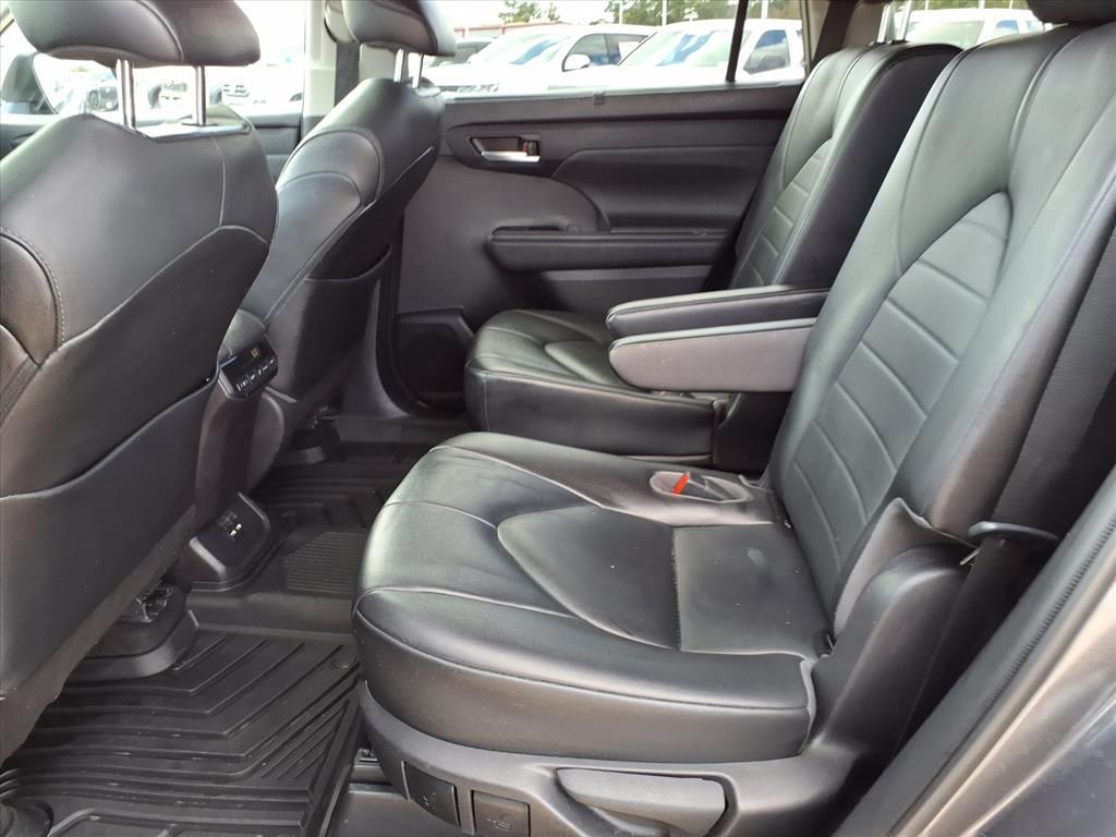 2021 Toyota Highlander XLE Gray at Gullo Toyota