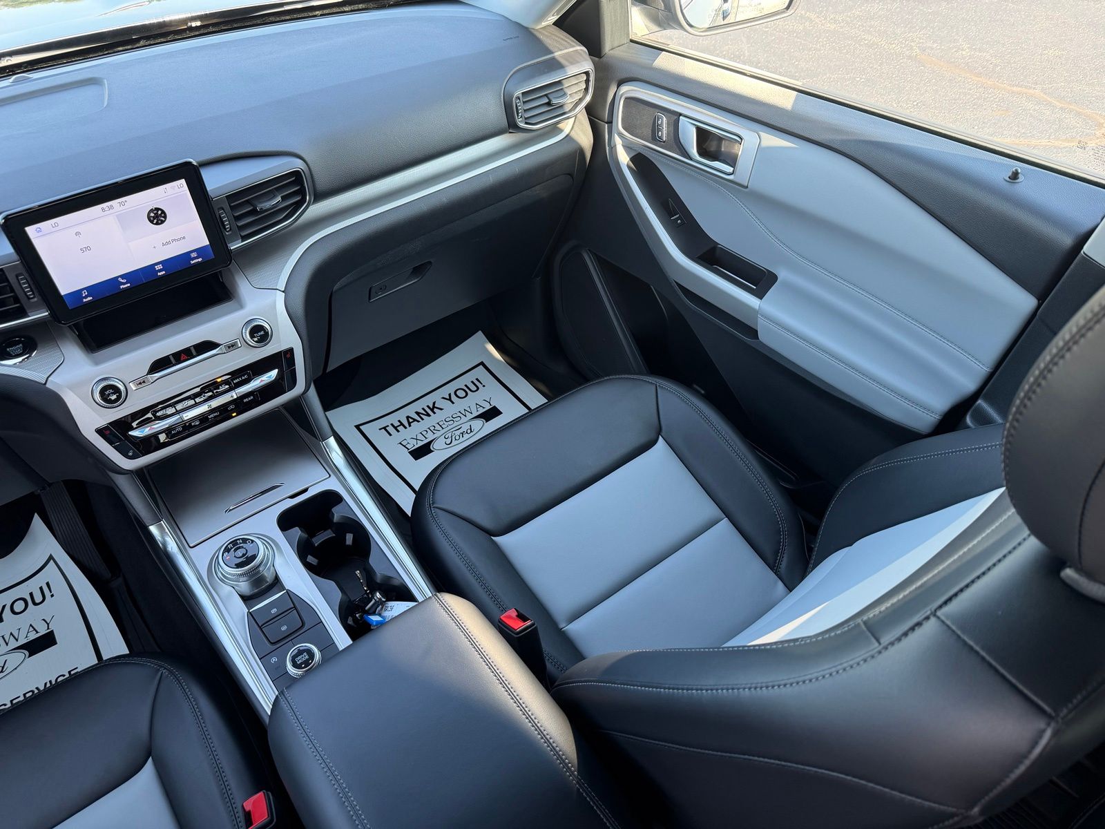 2024 Ford Explorer image 18