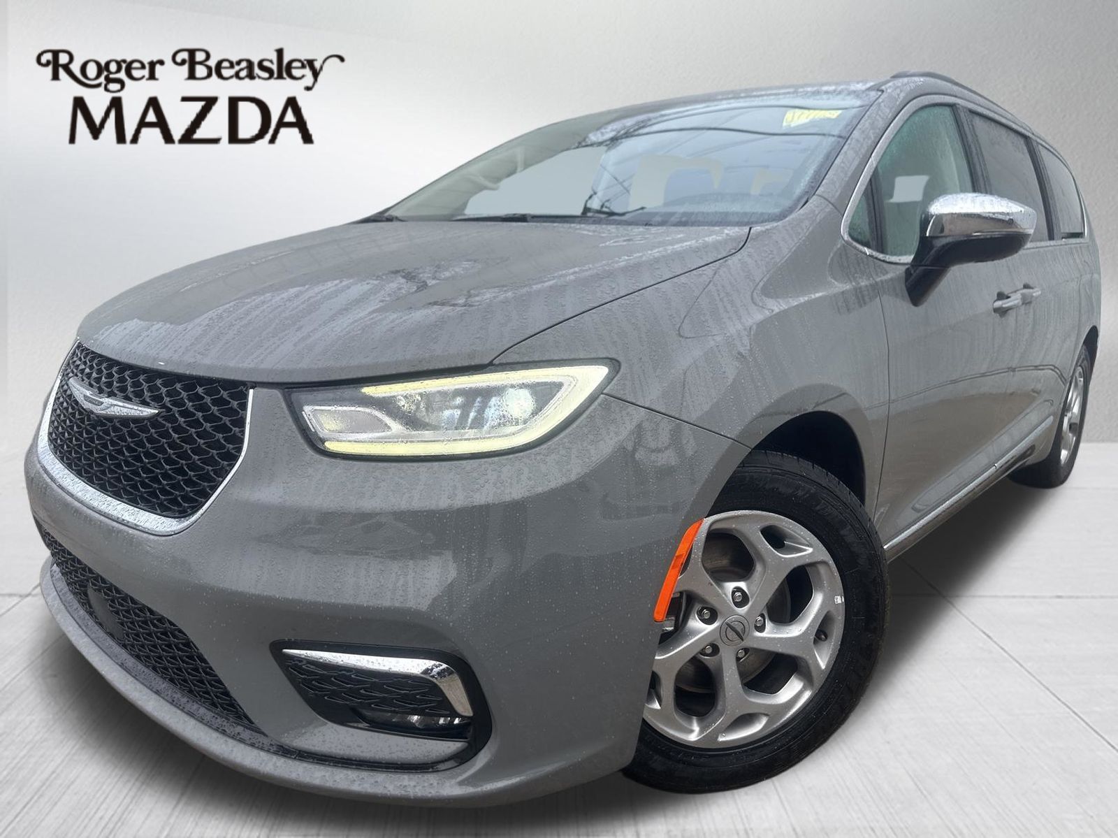 Used Car 2023 Chrysler Pacifica  Limited For Sale Under $30,000 In Austin, Texas