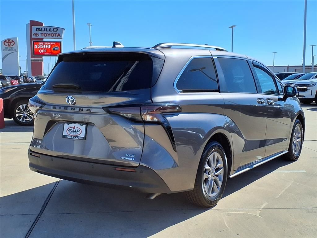 2023 Toyota Sienna XLE  at Don McGill Toyota