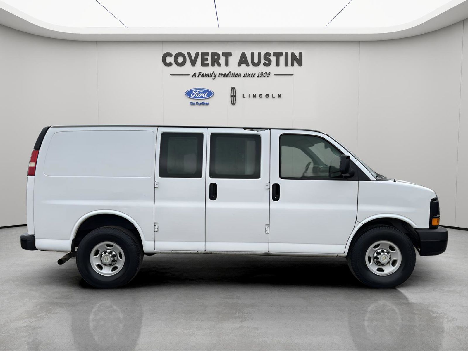 Used Car 2011 Chevrolet Express 2500  Work Van For Sale Under $15,000 In Austin, Texas