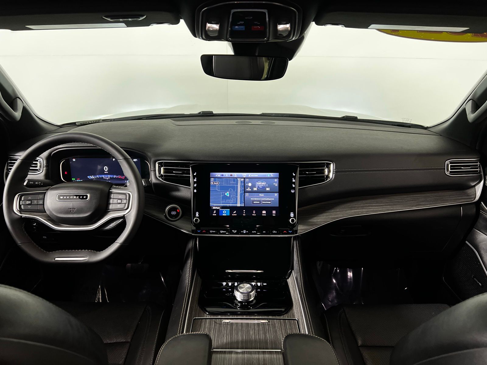 Thumbnail: 2024 Jeep Wagoneer - 28