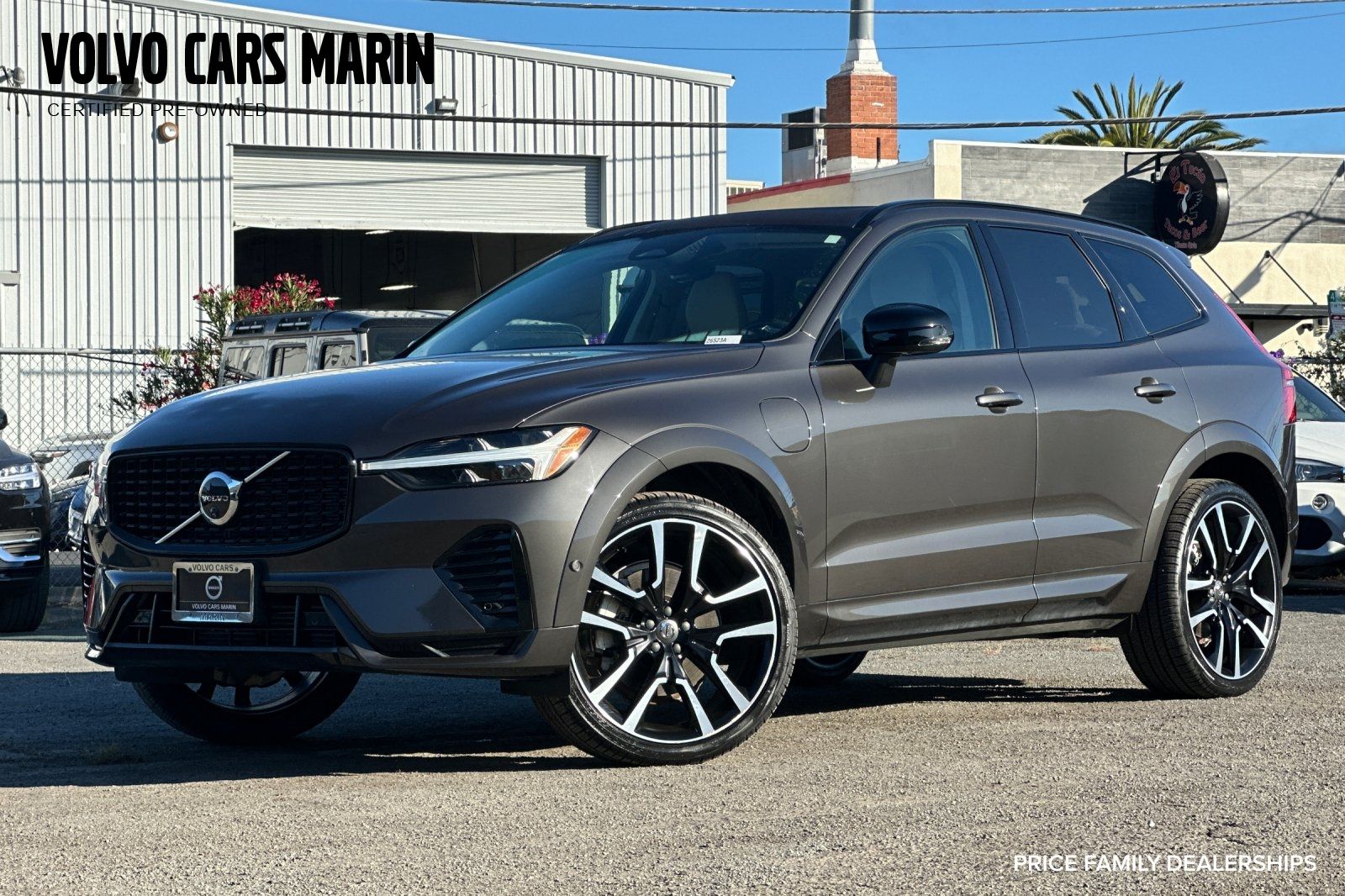 Platinum Gray Metallic 2024 Volvo XC60 SUV / Crossover All-Wheel Drive Automatic