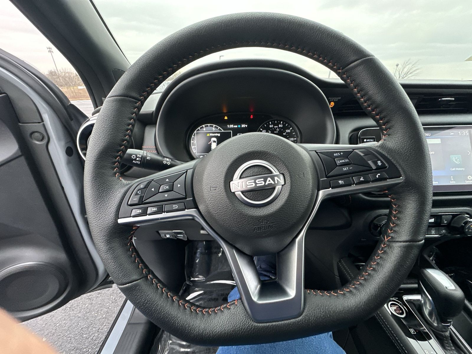 2024 Nissan Kicks SR 6