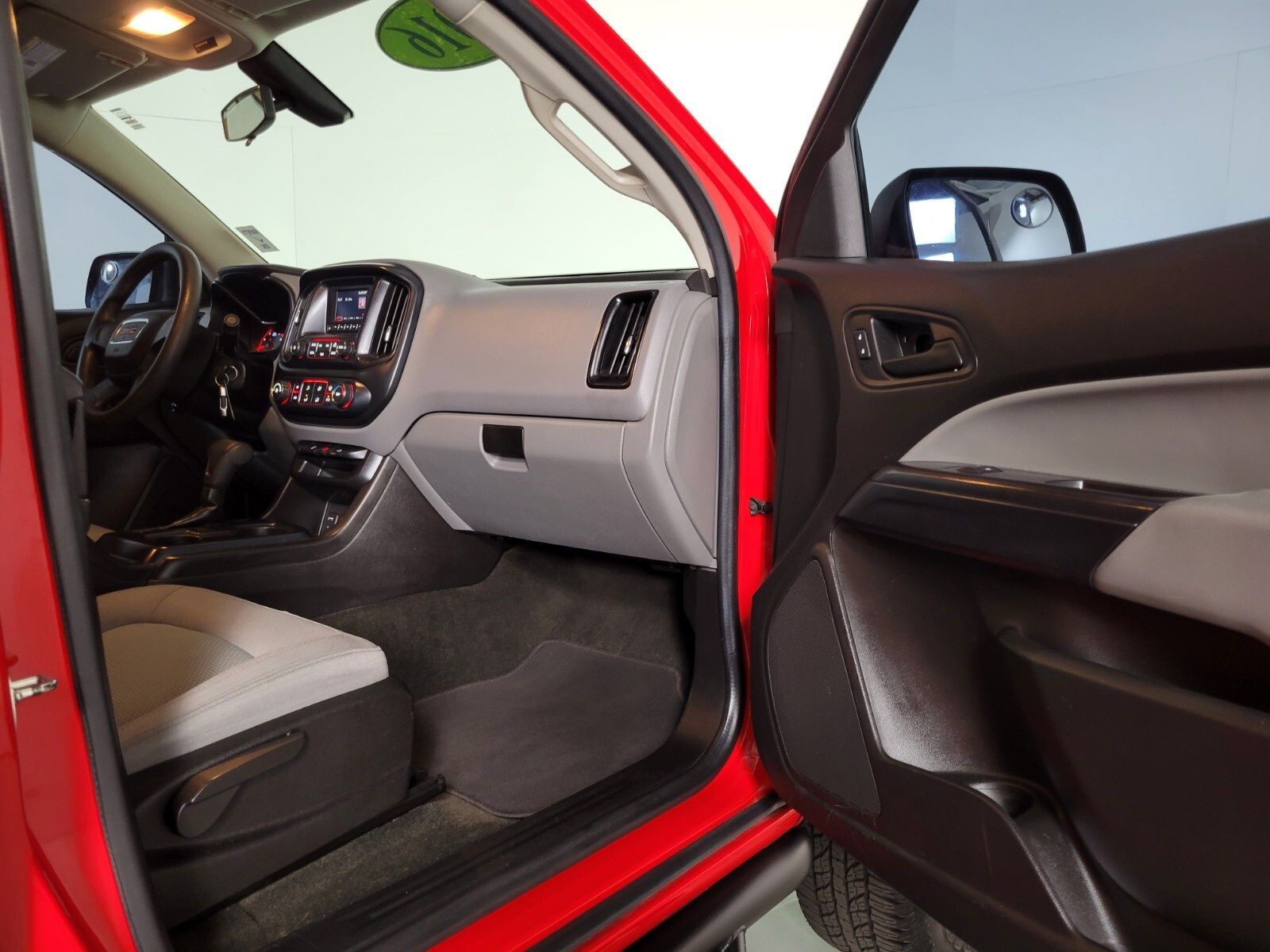 2016 GMC Canyon Base 24