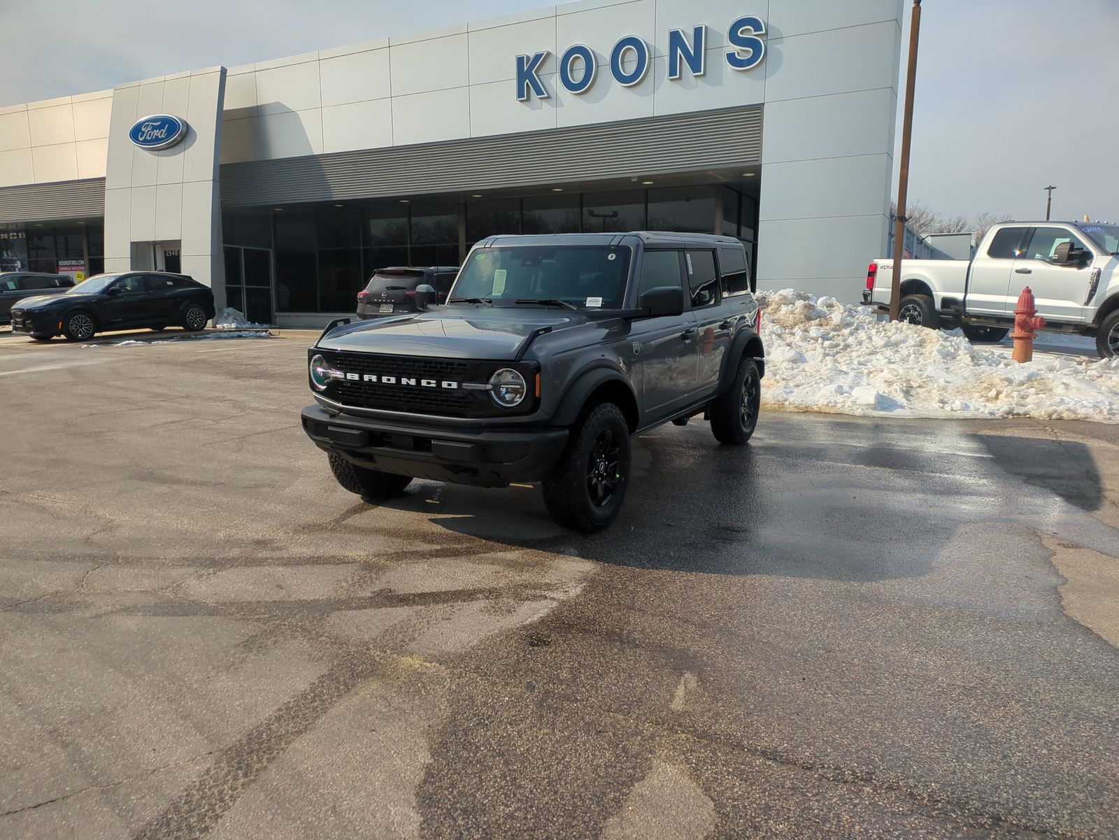 Gray Metallic 2025 Ford Bronco Big Bend 4-Door 4WD SUV / Crossover Four-Wheel Drive Automatic