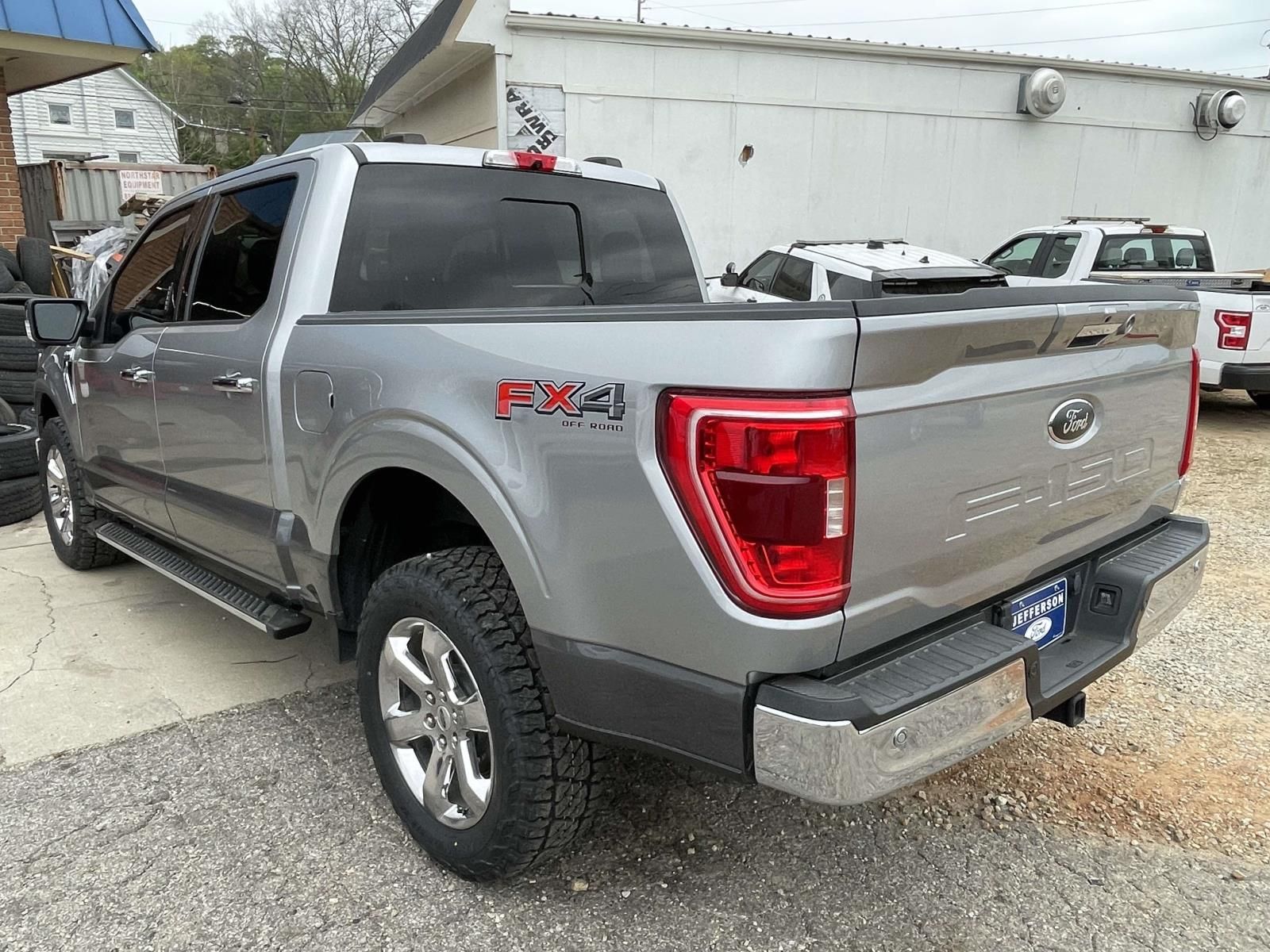 View vehicle photo 7