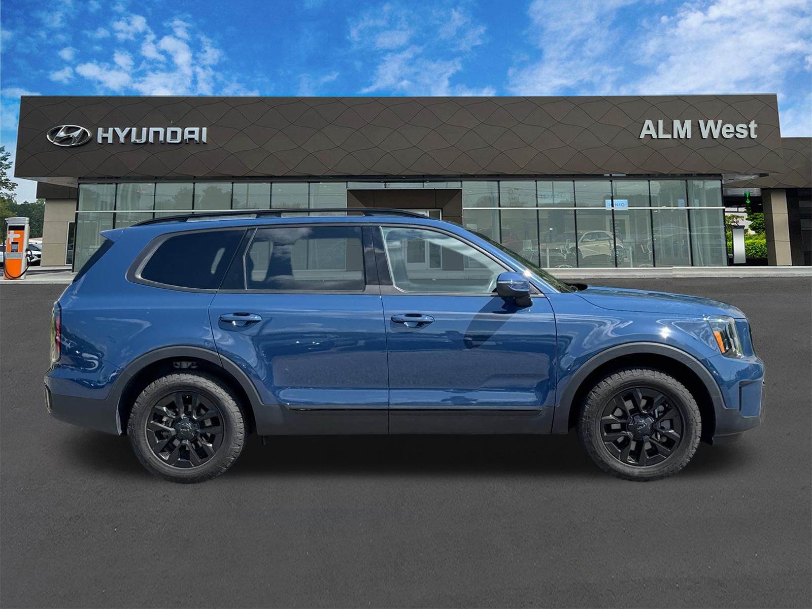 Used 2025 Black Kia EX X-Pro image 4